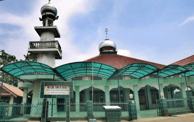 Masjid Jami Al Huda Kesugihan: Tempat Ibadah yang Menyatu dengan Kehidupan Warga Cilacap